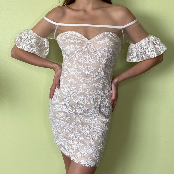 Beige dress - Picture 2 of 3